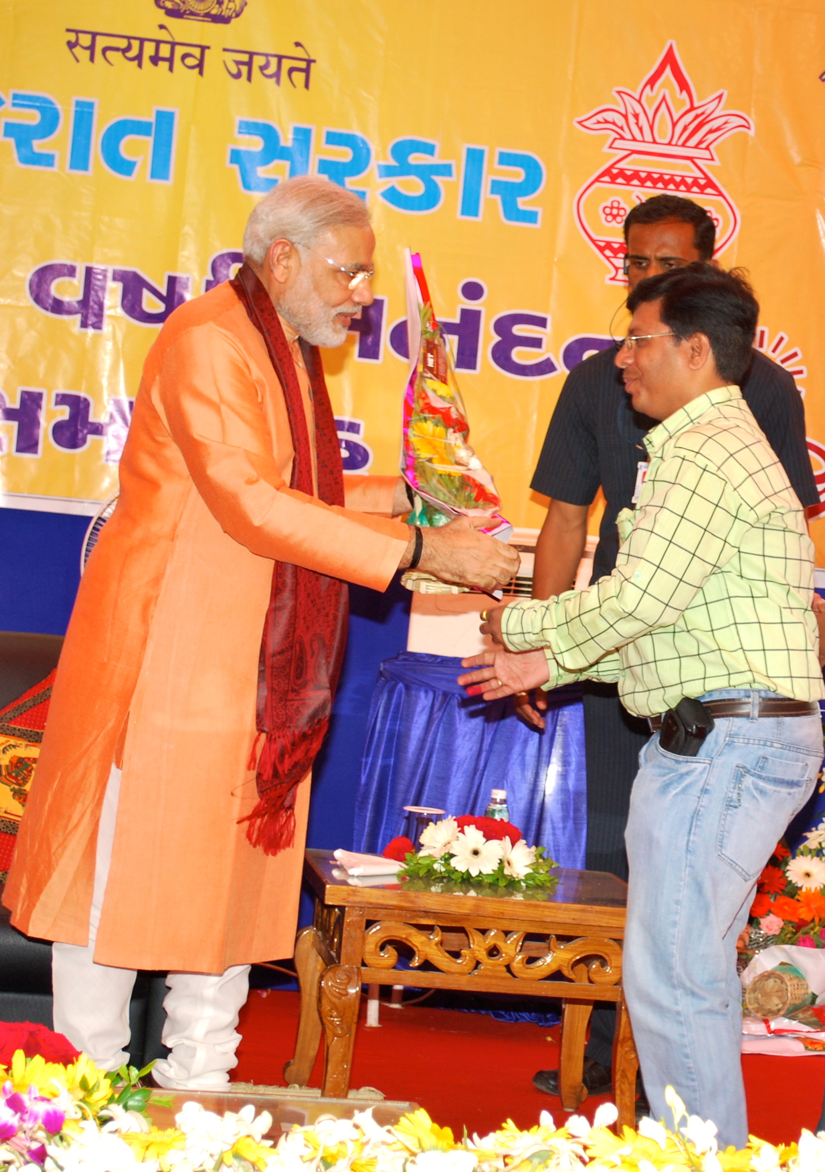 Hitesh Limbad With CM Modi Hitesh Limbad With CM Modi