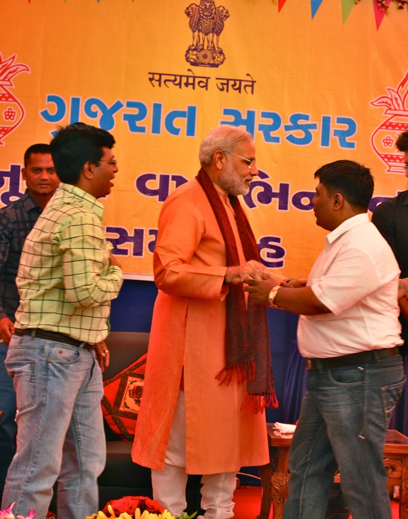 Jatin Limbad &amp; Hitesh Limbad  with CM Modi